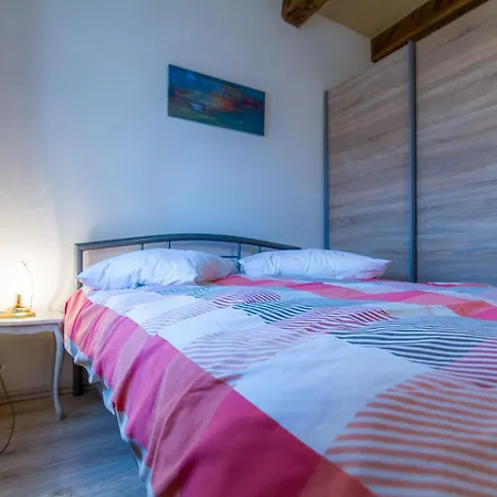 Casa Angeli In Banjol - Haus Fuer 4-5 Personen * Rab Town