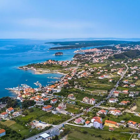 Casa Angeli In Banjol - Haus Fuer 4-5 Personen Rab Town