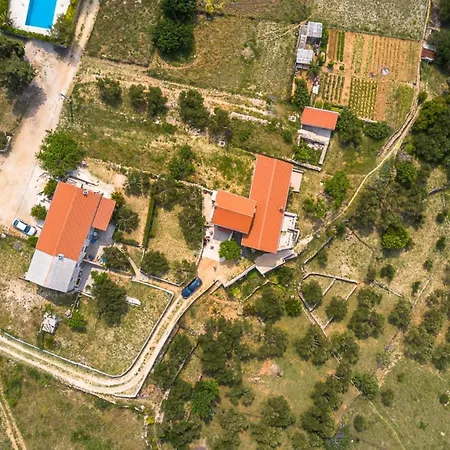 Prázdninový dům Casa Angeli In Banjol - Haus Fuer 4-5 Personen